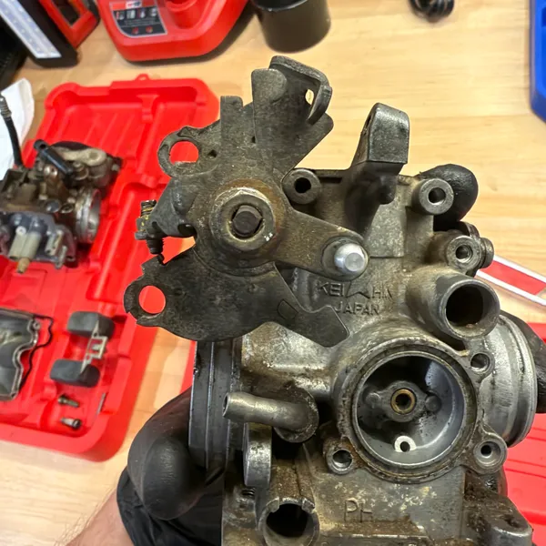Keihin casting, primary body, with the linkage pivot. Made in Japan, as it says.