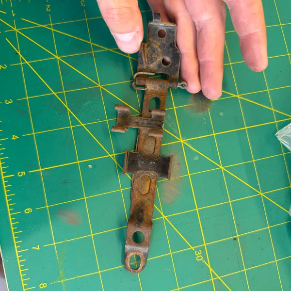 Other side of the bracket. The clips that hold the harness are still there.